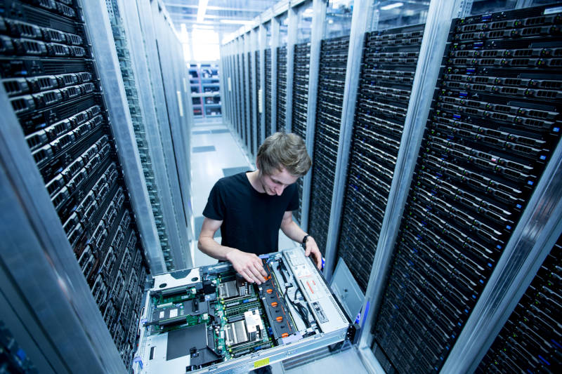 We install, manage and monitor your server